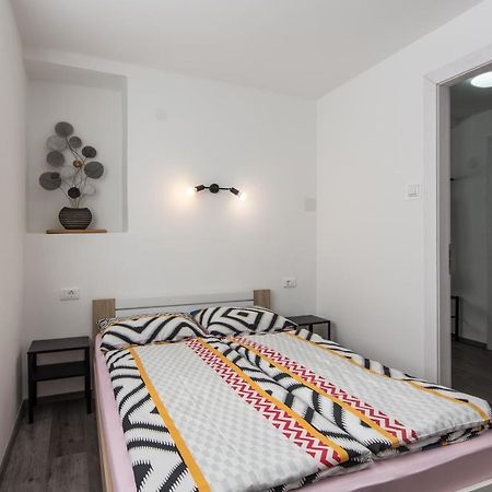 Apartment Retiro Pula Buitenkant foto